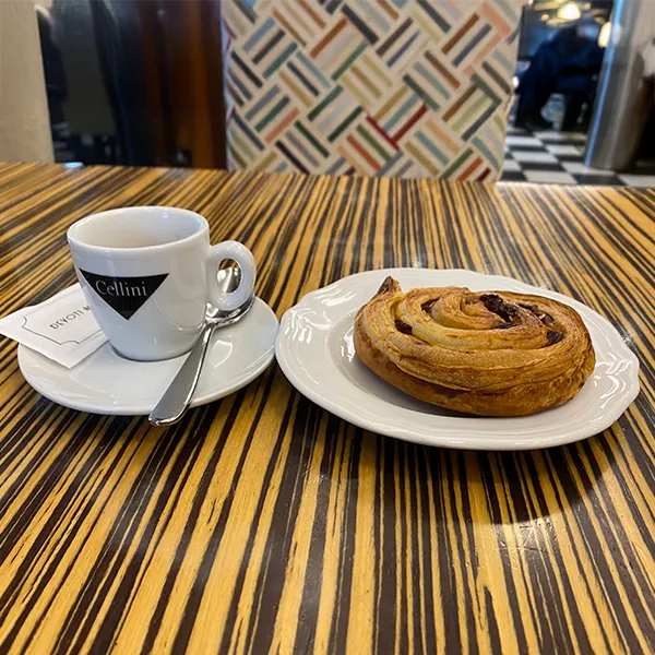 Caffè-brioche e molto altro per colazione al Bar Devoti